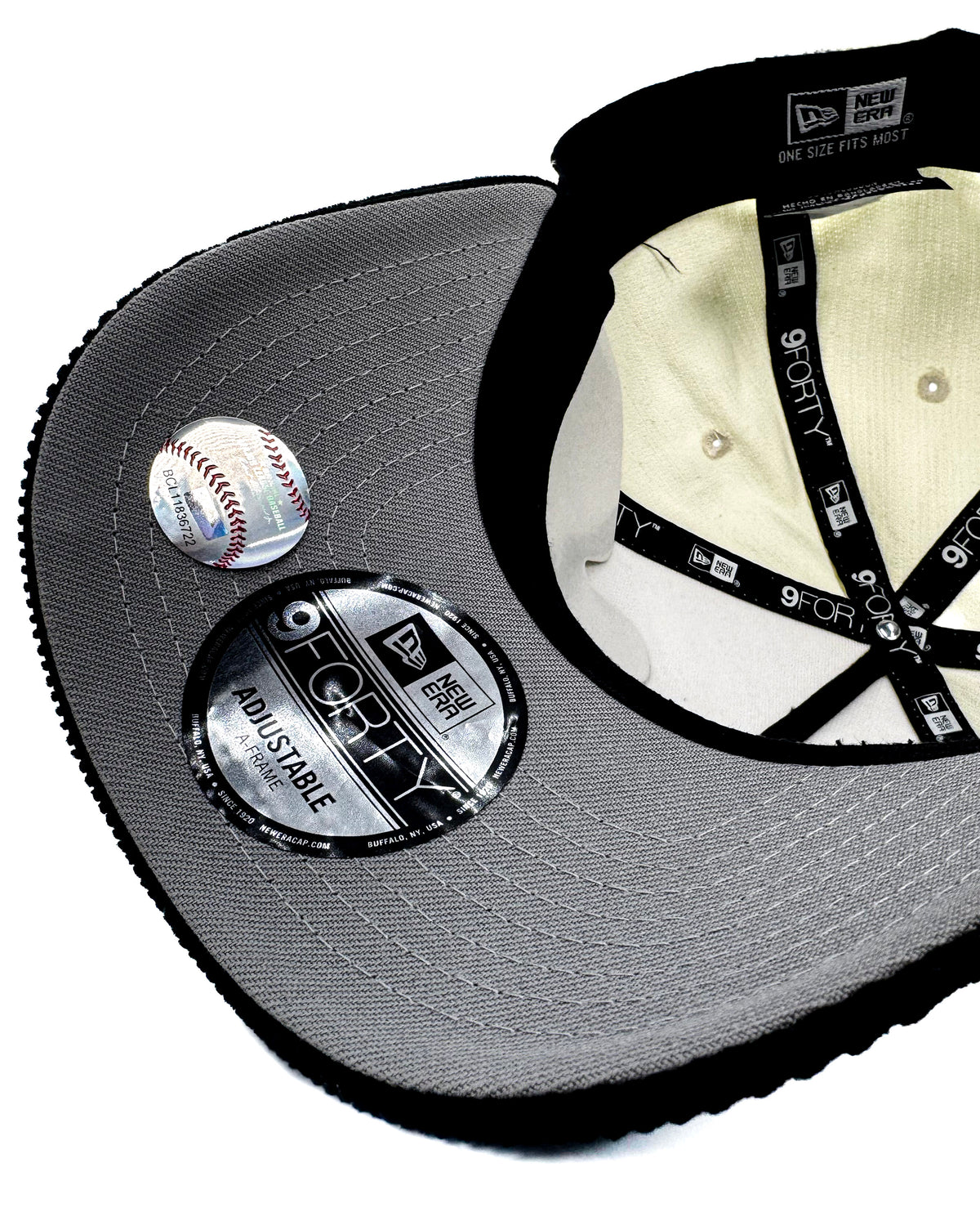 New Era Gorra New York Yankees Mlb Chorme Ivory/Black · Premium Avenue