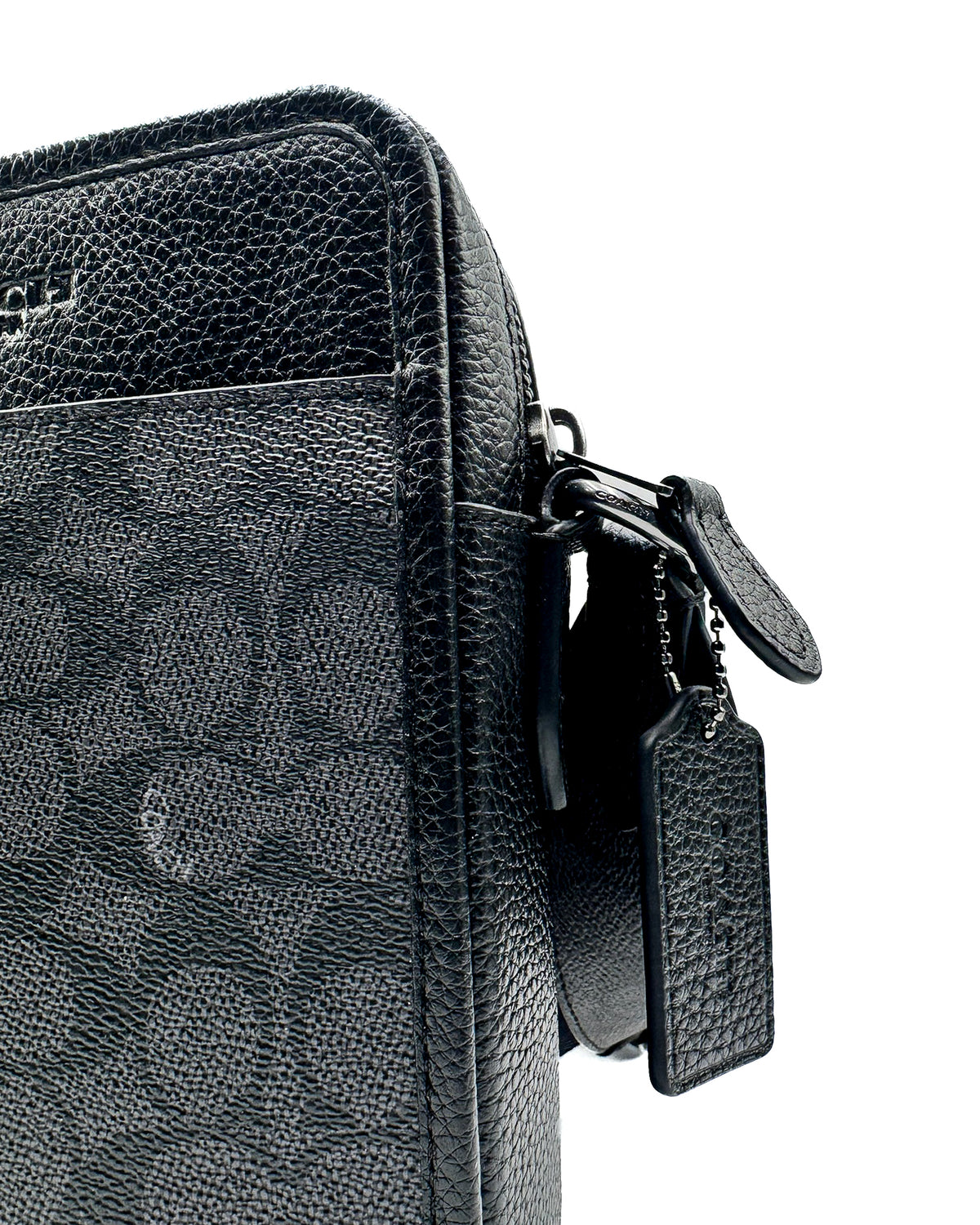 Coach Bolsa Sullivan Xbody Sig Charcoal Black · Premium Avenue