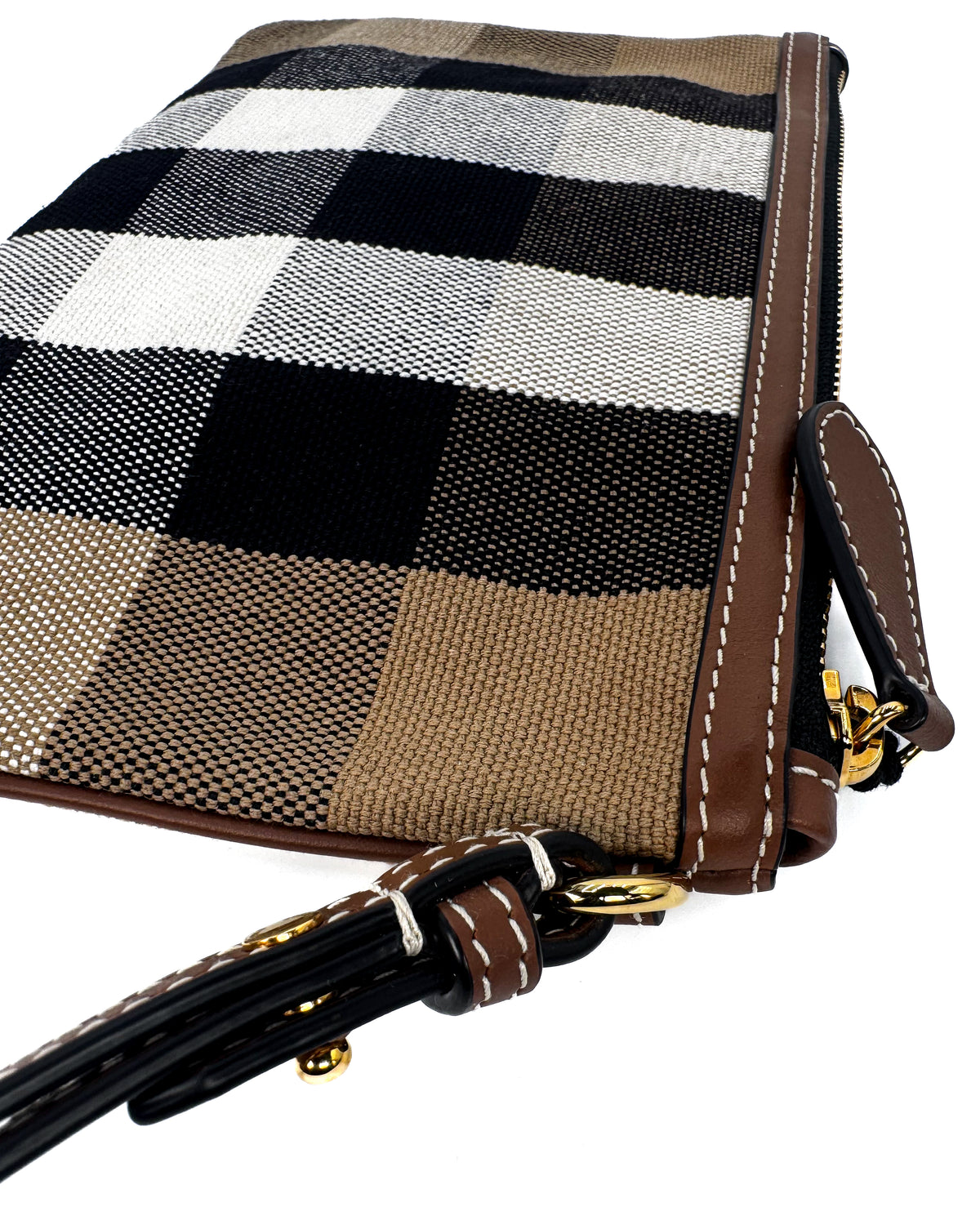 Burberry Bolsa Leather Pouch Brown · Premium Avenue