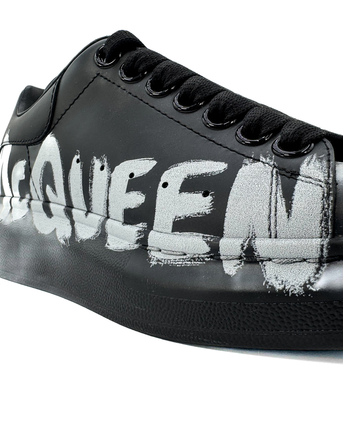Alexander Mcqueen Calzado Leather Upper And Ru Black/White · Premium Avenue