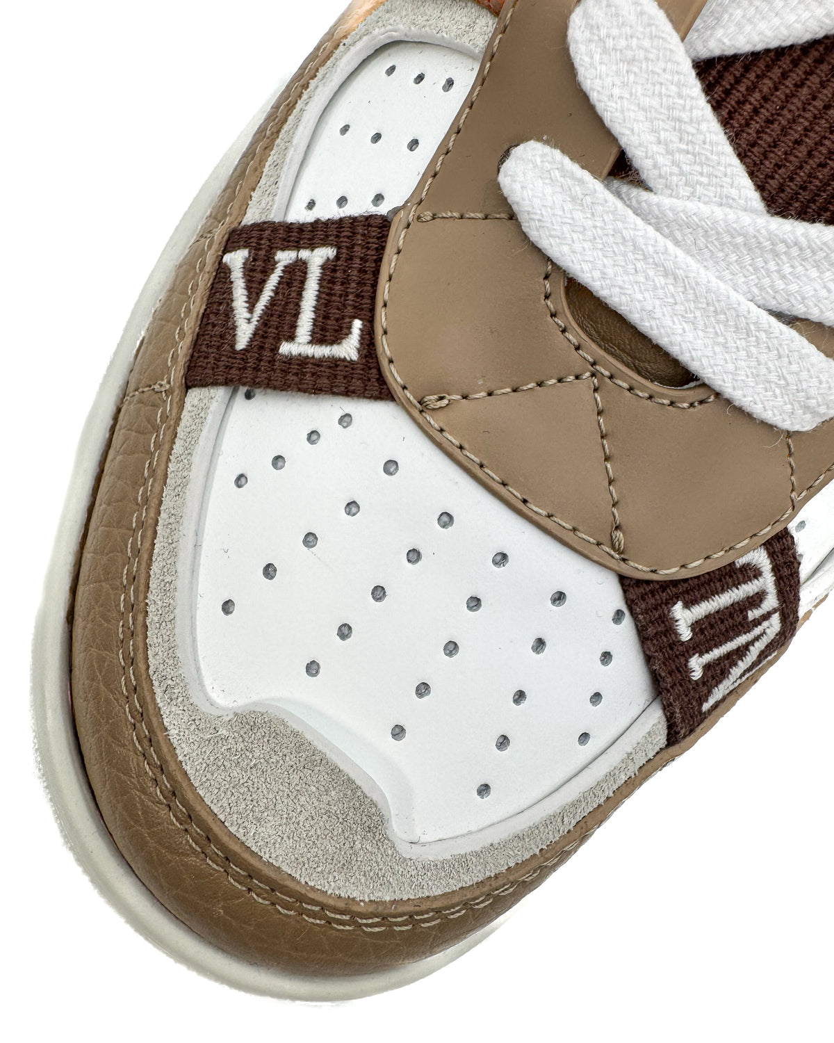 Valentino Calzado VL7N Low Top Camello · Premium Avenue