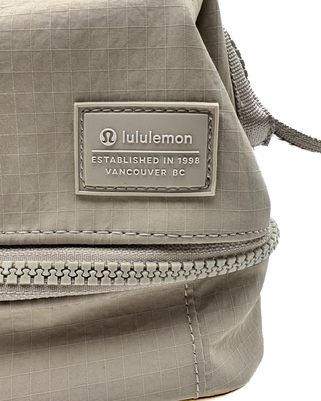 Lululemon Bolsa Dual Compartment Toiletry Bag Down · Premium Avenue