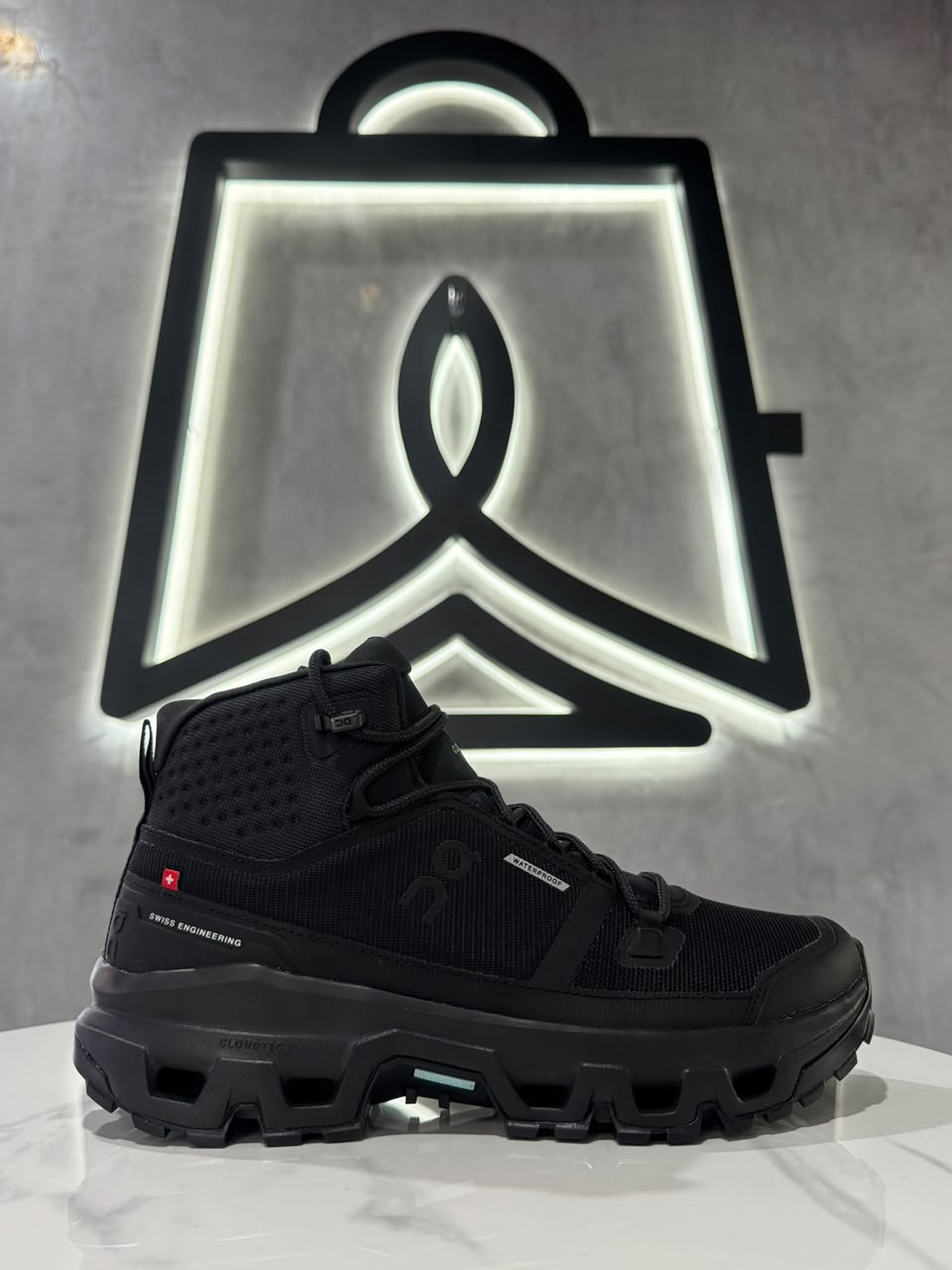 ON - CLOUDROCK MID WP BLACK/BLACK